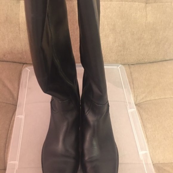 Boots - Picture 2 of 3